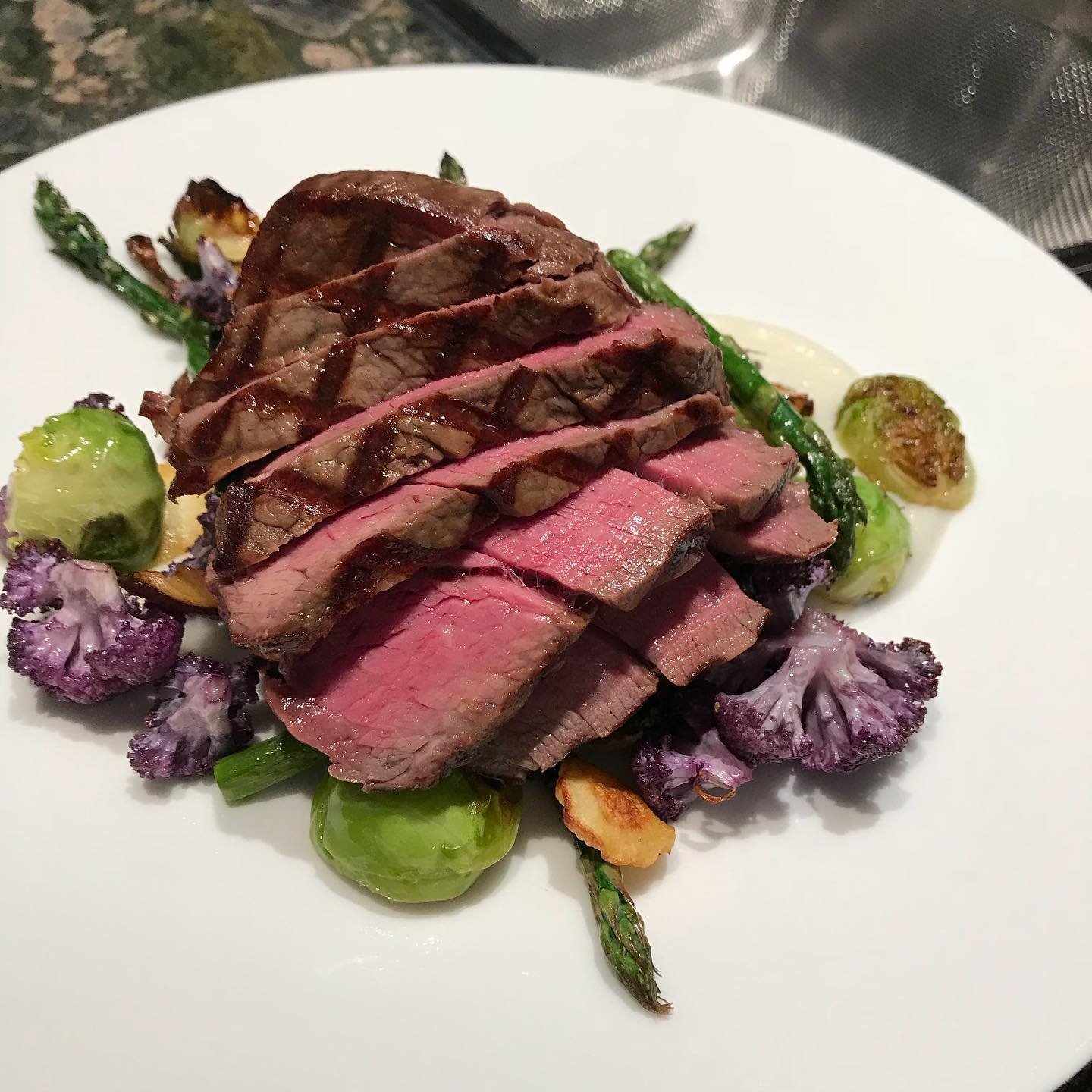 Hope your Friday is as delicious as this @tkranchalberta filet + roasted veg 🤤